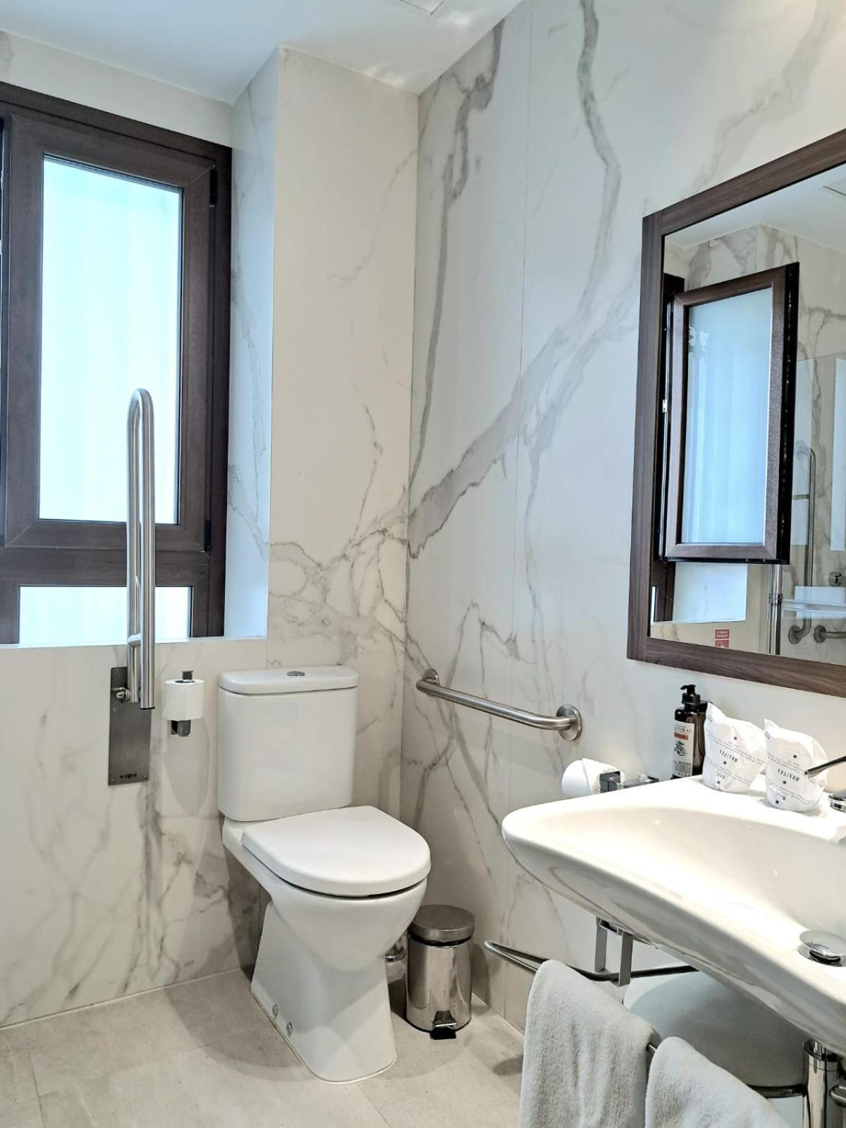 Hotel Av La Florida Seville Ngoại thất bức ảnh